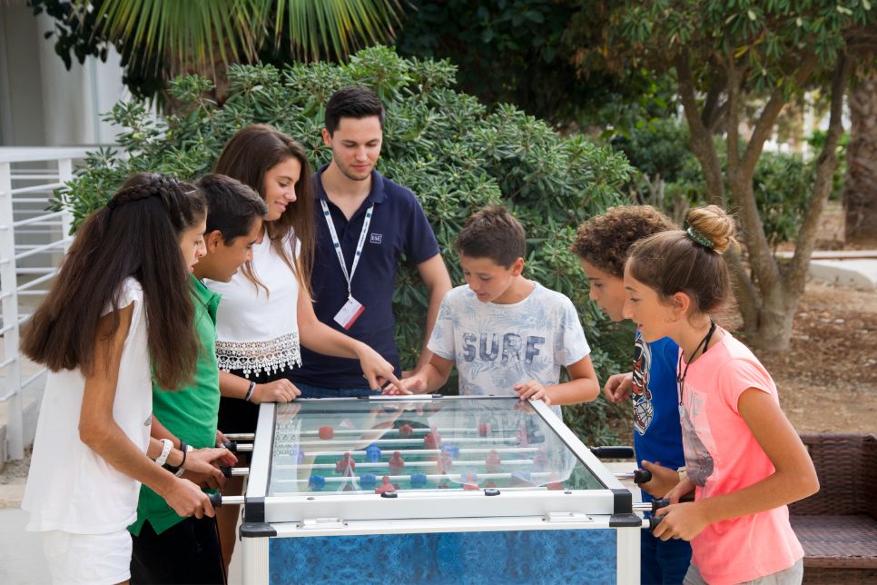 ESE - European School of English (Teen & Juniors) (2)