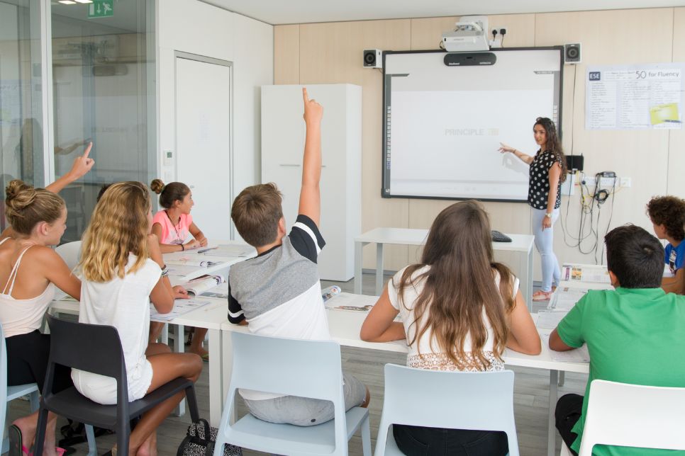 ESE - European School of English (Teen & Juniors)